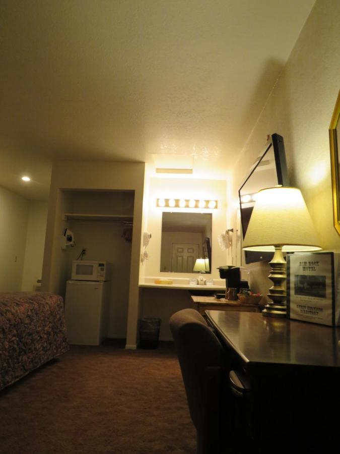 אלטוראס Rim Rock Motel מראה חיצוני תמונה